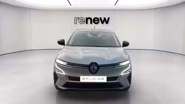 RENAULT MEGANE E-TECH 8 / 24
