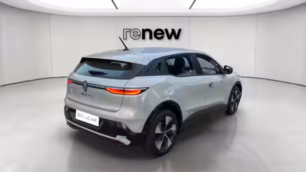 RENAULT MEGANE E-TECH 5 / 24