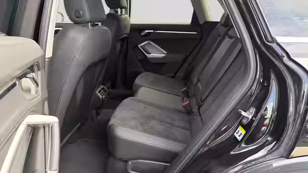 AUDI Q3 18 / 35