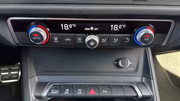 AUDI Q3 SPORTBACK 11 / 33