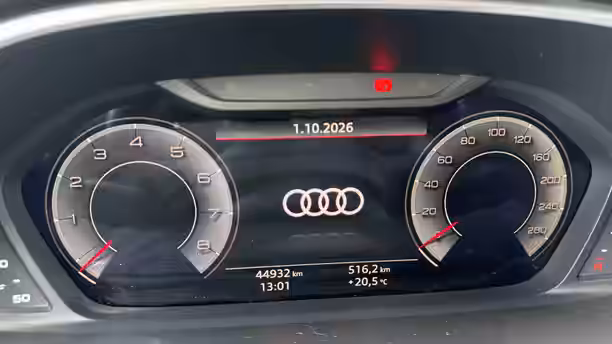 AUDI Q3 SPORTBACK 10 / 33