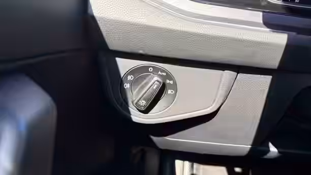 VOLKSWAGEN POLO 28 / 28