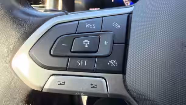 VOLKSWAGEN POLO 26 / 28