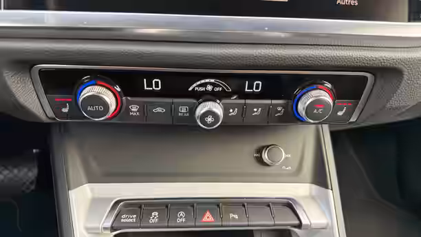 AUDI Q3 11 / 35
