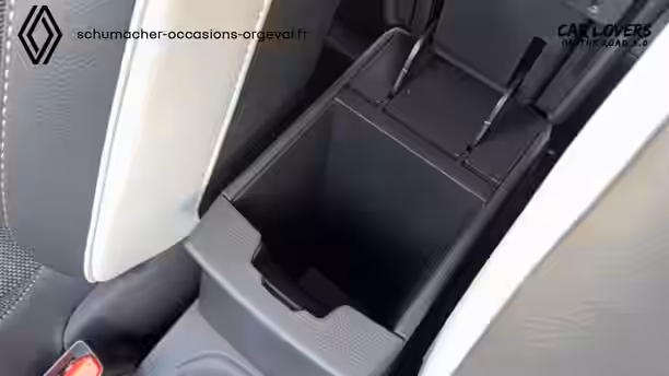 RENAULT CAPTUR 28 / 46