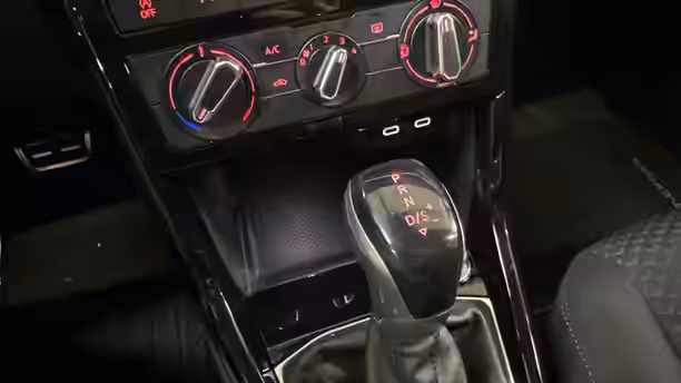 VOLKSWAGEN T-CROSS 15 / 33