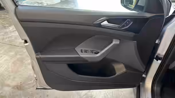 VOLKSWAGEN T-CROSS 22 / 33