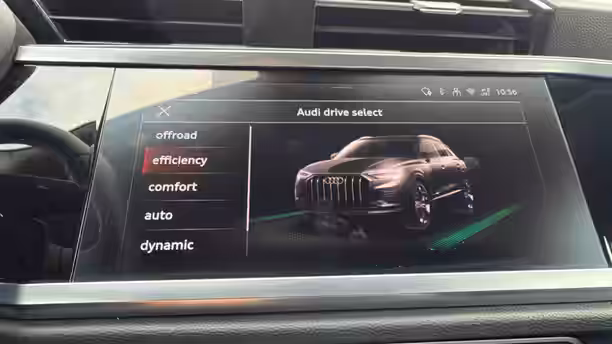 AUDI Q3 32 / 33