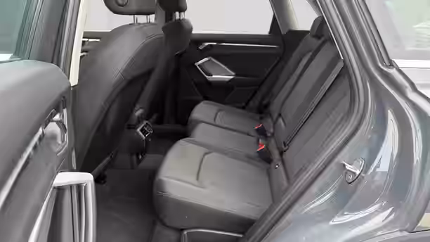 AUDI Q3 19 / 33