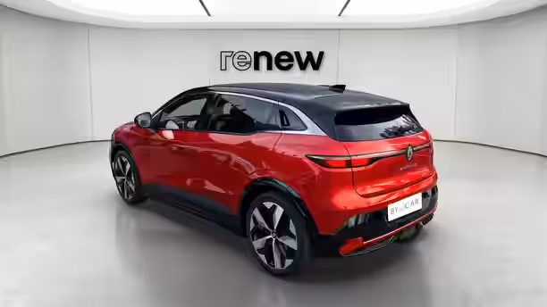 RENAULT MEGANE E-TECH 3 / 22