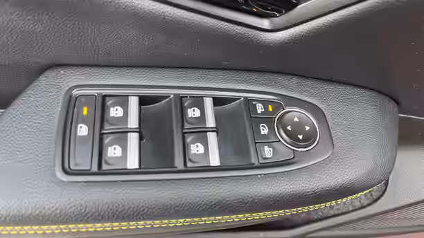 RENAULT MEGANE E-TECH 17 / 22