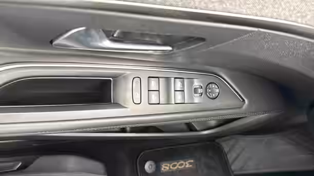 PEUGEOT 3008 34 / 45