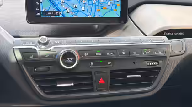 BMW i3 I01 LCI 16 / 17