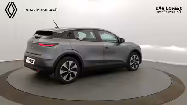 RENAULT MEGANE E-TECH 5 / 33