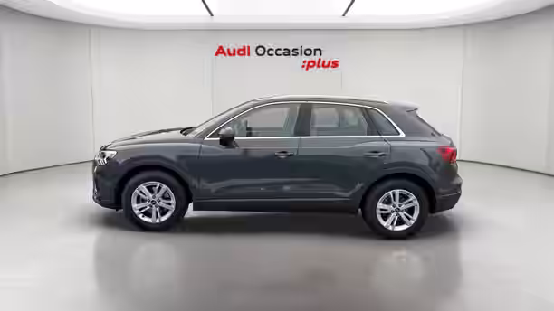 AUDI Q3 2 / 33