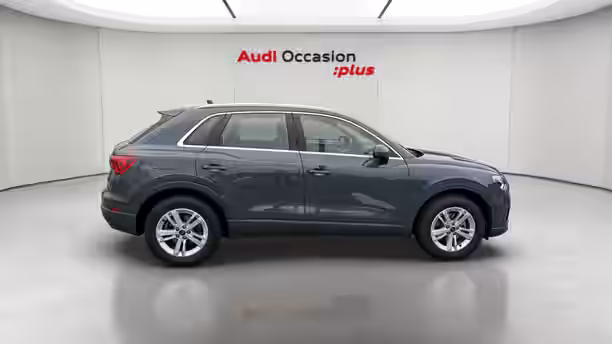 AUDI Q3 6 / 33