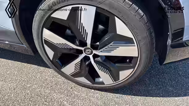 RENAULT MEGANE E-TECH 4 / 44