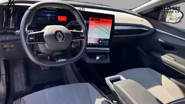 RENAULT MEGANE E-TECH 5 / 44