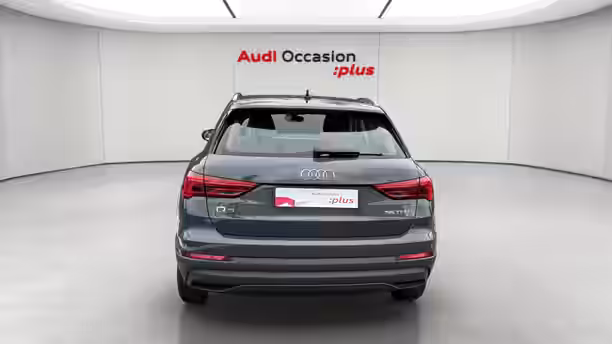 AUDI Q3 4 / 33