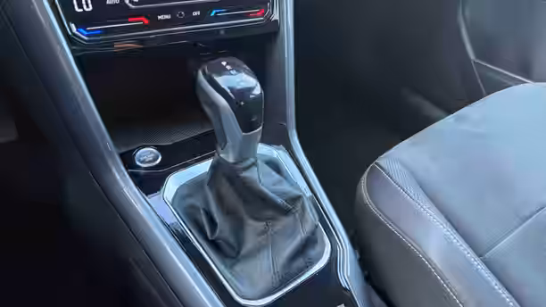 VOLKSWAGEN T-ROC 23 / 32