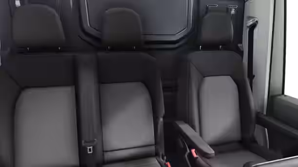 VOLKSWAGEN UTILITAIRES CRAFTER VAN 8 / 9