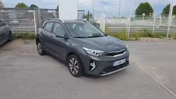 KIA STONIC 7 / 30