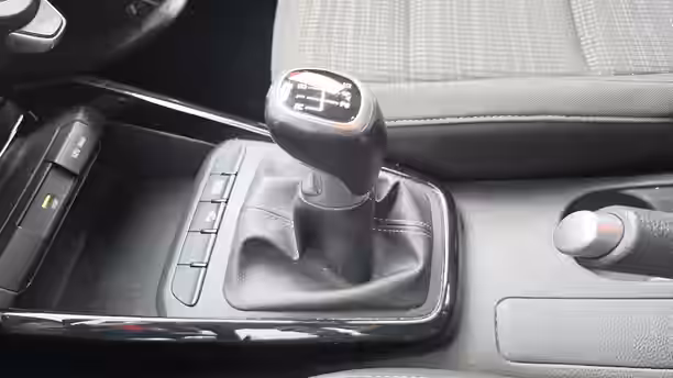KIA STONIC 18 / 30