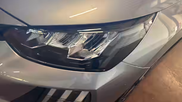 PEUGEOT 208 24 / 30