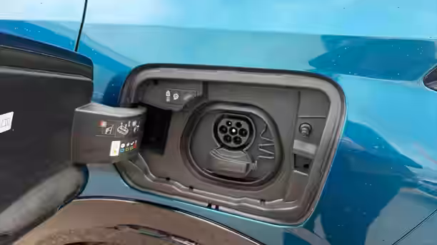 PEUGEOT 3008 ELECTRIQUE 27 / 28
