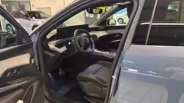 PEUGEOT 5008 ELECTRIQUE 27 / 30
