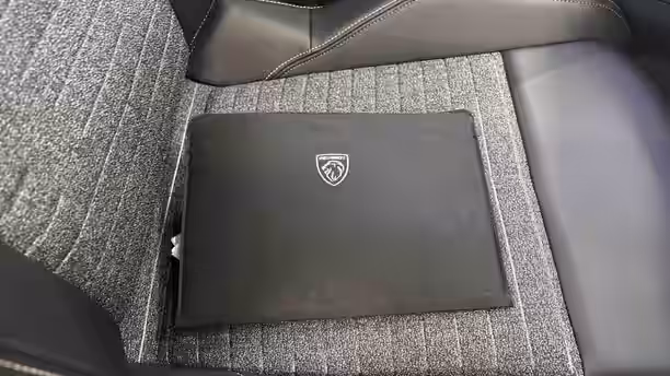 PEUGEOT 5008 ELECTRIQUE 21 / 30