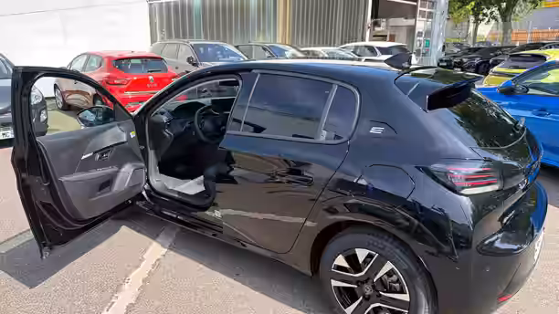 PEUGEOT 208 ELECTRIQUE 27 / 32