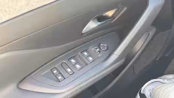 PEUGEOT 308 20 / 32