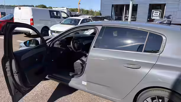 PEUGEOT 308 27 / 32
