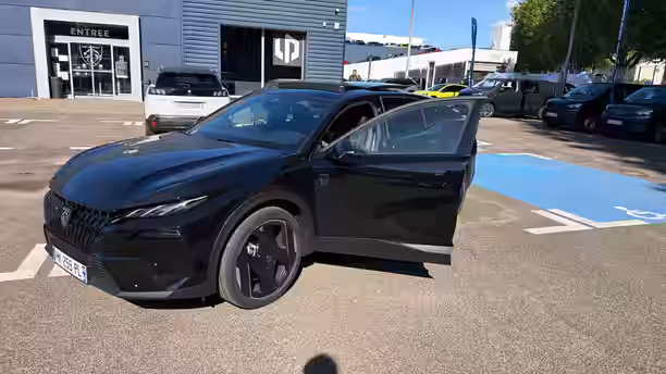 PEUGEOT 408 PHEV 37 / 41