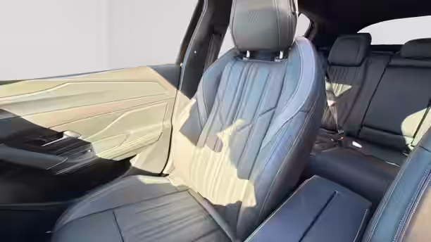 PEUGEOT 408 PHEV 41 / 41
