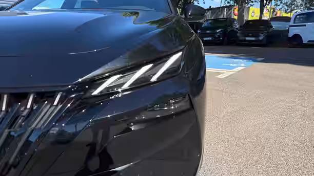 PEUGEOT 408 PHEV 34 / 41