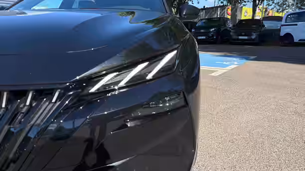 PEUGEOT 408 PHEV 17 / 41