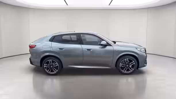 BMW iX2 U10 6 / 30