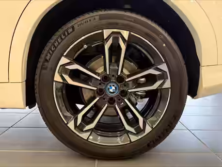 BMW iX2 U10 29 / 33