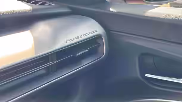 JEEP AVENGER ELECTRIQUE 23 / 39