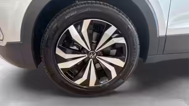 VOLKSWAGEN T-CROSS 14 / 15