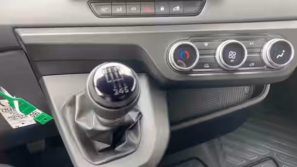 NISSAN INTERSTAR FOURGON 17 / 17
