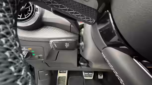 AUDI Q2 19 / 23