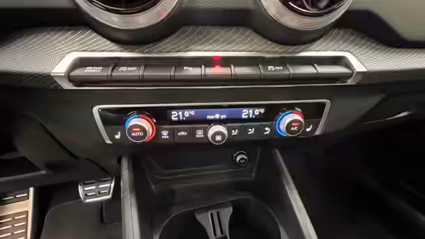 AUDI Q2 21 / 23