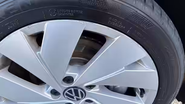 VOLKSWAGEN GOLF 38 / 38
