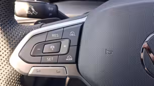 VOLKSWAGEN GOLF 29 / 39