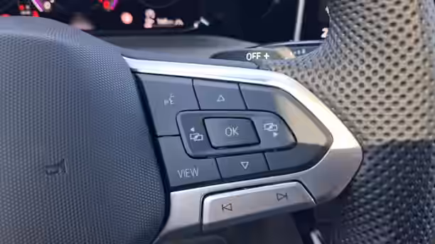 VOLKSWAGEN GOLF 30 / 39