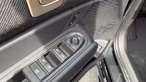 MINI COUNTRYMAN U25 31 / 40