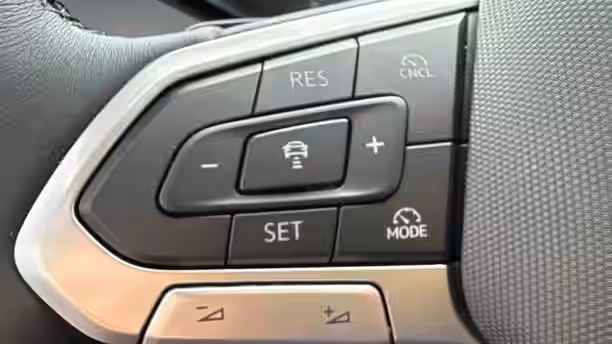 VOLKSWAGEN T-ROC 23 / 33